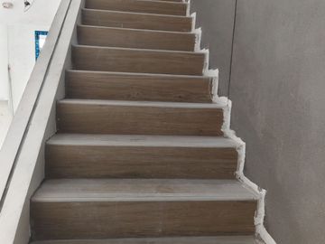 !FREE PAJAK! Rumah Premium Baru Gress Lokasi Kutisari Indah Surabaya