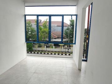 !FREE PAJAK! Rumah Premium Baru Gress Lokasi Kutisari Indah Surabaya