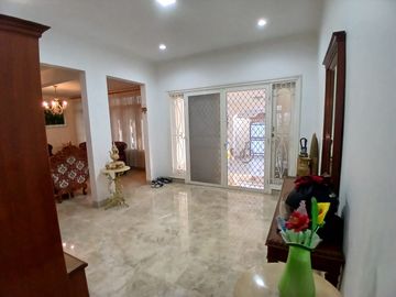 Rumah mewah dikawasan Tanjung Barat, Jakarta Selatan siap huni 7,5 M nego