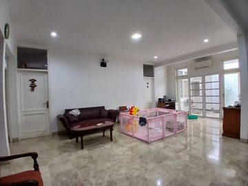 Rumah mewah dikawasan Tanjung Barat, Jakarta Selatan siap huni 7,5 M nego