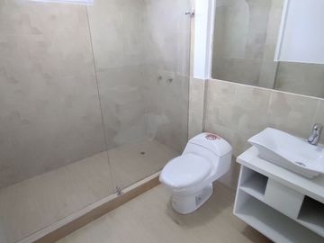 ✅VENDO CASA LISTA 3 PISOS - San Antonio de Pichincha.