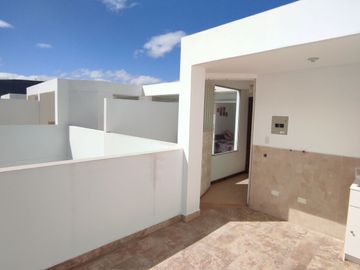 ✅VENDO CASA LISTA 3 PISOS - San Antonio de Pichincha.