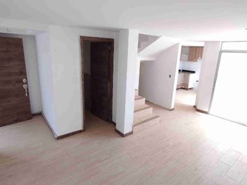 ✅VENDO CASA 3 PISOS - San Antonio de Pichincha.