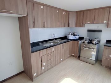 ✅VENDO CASA 3 PISOS - San Antonio de Pichincha.