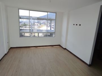 ✅VENDO CASA 3 PISOS - San Antonio de Pichincha.