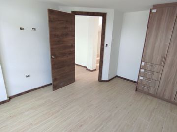 ✅VENDO CASA 3 PISOS - San Antonio de Pichincha.