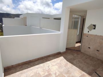 ✅VENDO CASA 3 PISOS - San Antonio de Pichincha.