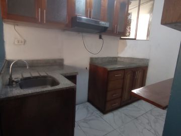 Se Vende Ocasión Casa de 3 pisos + Azotea, en la Urb. Las Brisas de Huachipa