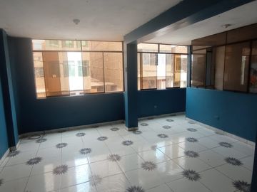 Se Vende Ocasión Casa de 3 pisos + Azotea, en la Urb. Las Brisas de Huachipa