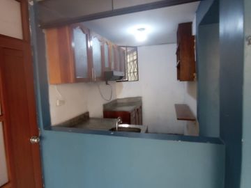 Se Vende Ocasión Casa de 3 pisos + Azotea, en la Urb. Las Brisas de Huachipa