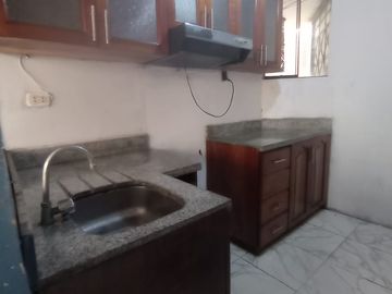 Se Vende Ocasión Casa de 3 pisos + Azotea, en la Urb. Las Brisas de Huachipa