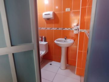 Se Vende Ocasión Casa de 3 pisos + Azotea, en la Urb. Las Brisas de Huachipa