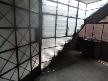 Se Vende Ocasión Casa de 3 pisos + Azotea, en la Urb. Las Brisas de Huachipa