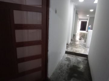 Se Vende Ocasión Casa de 3 pisos + Azotea, en la Urb. Las Brisas de Huachipa