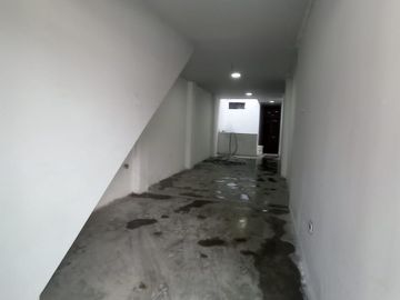 Se Vende Ocasión Casa de 3 pisos + Azotea, en la Urb. Las Brisas de Huachipa