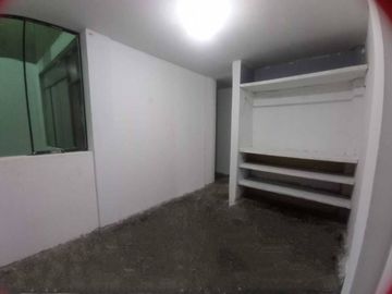 Se Vende Ocasión Casa de 3 pisos + Azotea, en la Urb. Las Brisas de Huachipa