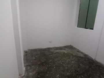 Se Vende Ocasión Casa de 3 pisos + Azotea, en la Urb. Las Brisas de Huachipa