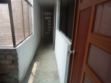 Se Vende Ocasión Casa de 3 pisos + Azotea, en la Urb. Las Brisas de Huachipa