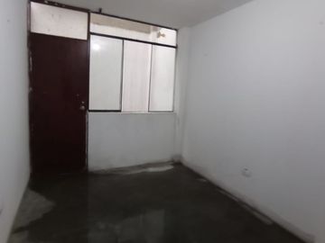 Se Vende Ocasión Casa de 3 pisos + Azotea, en la Urb. Las Brisas de Huachipa