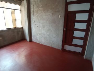 Se Vende Ocasión Casa de 3 pisos + Azotea, en la Urb. Las Brisas de Huachipa