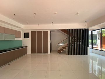 3 BEDROOM w/ 2 CAR GARAGE MODERN MINIMALIST TOWNHOUSE in SAN JUAN METRO MANILA (option to Fully Furnished)
