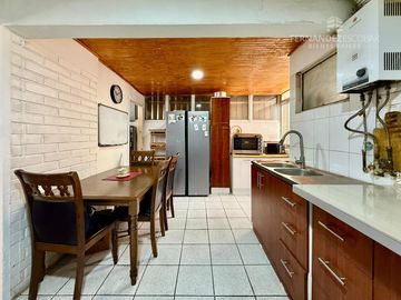 LOS ANDES - VENDE CASA 3D 2B 3E - LA ALBORADA