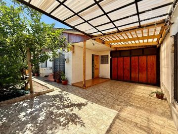 LOS ANDES - VENDE CASA 3D 2B 3E - LA ALBORADA