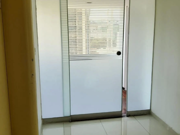 Alquilo Amplias y Cómodas Oficinas Todo un Piso en Av Pardo, Miraflores