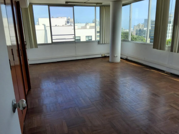 Alquilo Amplias y Cómodas Oficinas Todo un Piso en Av Pardo, Miraflores