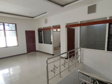 Dijual Rumah Ngagel Jaya Tengah Surabaya dekat Bratang Manyar Strategis