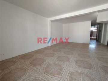 Venta De Casa Dos Pisos En Mancora // ID: 1122879