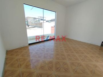 Venta De Casa Dos Pisos En Mancora // ID: 1122879