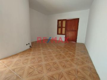 Venta De Casa Dos Pisos En Mancora // ID: 1122879