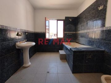 Venta De Casa Dos Pisos En Mancora // ID: 1122879