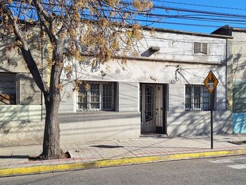 Venta Casa en Sector Residencial – Pedro León Ugalde, Santiago