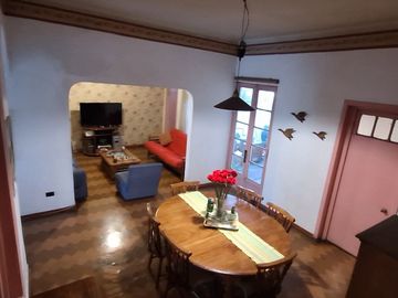 Venta Casa en Sector Residencial – Pedro León Ugalde, Santiago