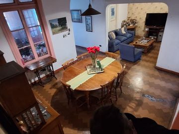 Venta Casa en Sector Residencial – Pedro León Ugalde, Santiago