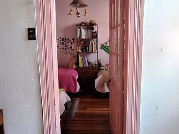 Venta Casa en Sector Residencial – Pedro León Ugalde, Santiago
