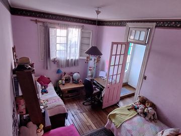 Venta Casa en Sector Residencial – Pedro León Ugalde, Santiago