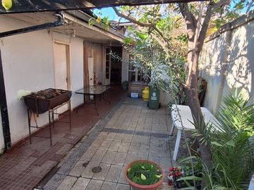 Venta Casa en Sector Residencial – Pedro León Ugalde, Santiago