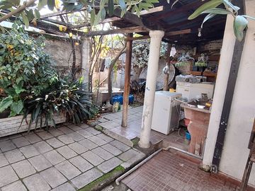 Venta Casa en Sector Residencial – Pedro León Ugalde, Santiago