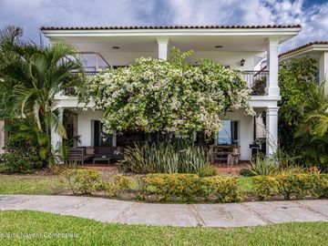 CASA EN VENTA FRENTE AL MAR CRUZ DE HUANACAXTLE Punta Pelicanos