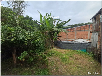 VENDO CASA DE 140 MTS2, DE 7 HABITACIONES, 5 PRIMER PISO Y 2 EN SEGUNDO PISO, CERCA AL CENTRO DE PEREIRA.