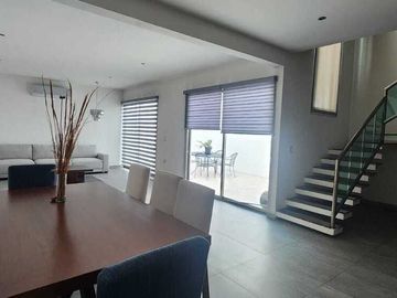 CASA EN VENTA EN FRACCIONAMIENTO RAICES, CIUDAD DEL CARMEN, CAMPECHE.