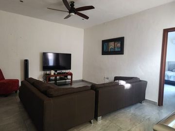 CASA EN VENTA EN FRACCIONAMIENTO RAICES, CIUDAD DEL CARMEN, CAMPECHE.