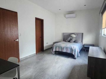 CASA EN VENTA EN FRACCIONAMIENTO RAICES, CIUDAD DEL CARMEN, CAMPECHE.