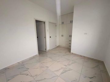 En venta casa independiente - Av. 5 de Junio- Portoviejo