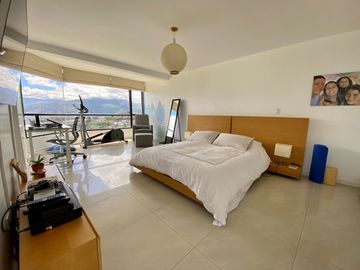 Casa de venta 3 dormitorios - Miravalle  Cumbayá Quito