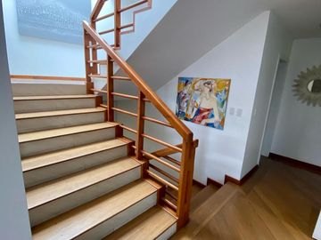 Casa de venta 3 dormitorios - Miravalle  Cumbayá Quito