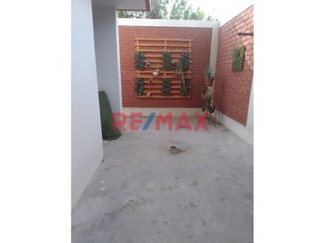 Se Alquila Casa Urb.Lourdes 1Er Piso // ID: 1123245